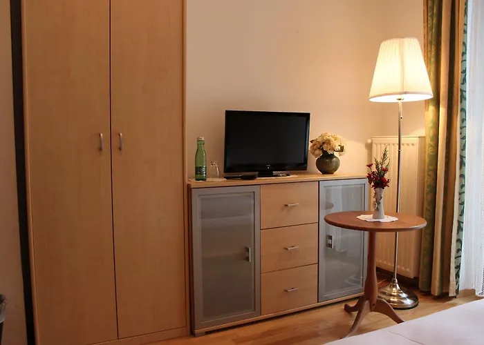 沃夫冈膳食公寓酒店 3*